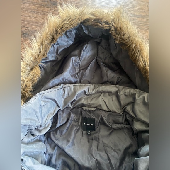 Gray Jacket with Faux Fur Hood Small rampage - Picture 4 of 6